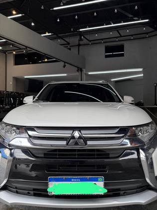 MITSUBISHI OUTLANDER 3.0 GT 4X4 V6 24V GASOLINA 4P AUTOMÁTICO